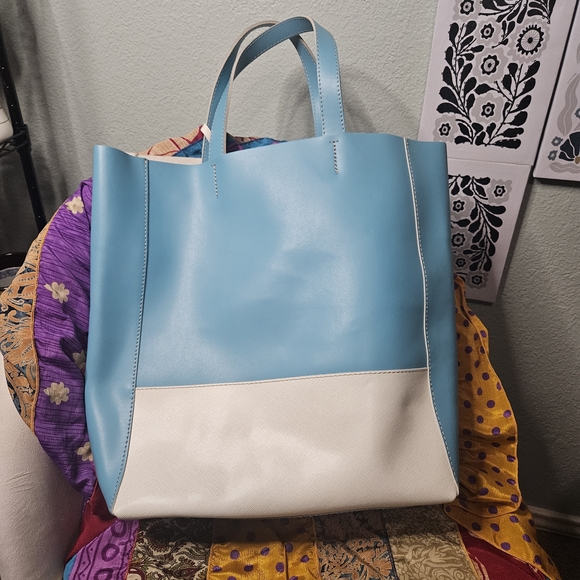 Italian Leathwe Blue and White Tote Bag NWT W. Call Outs, See Pics - Picture 2 of 8